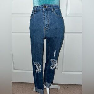 Ripped folded jeans 👖✨